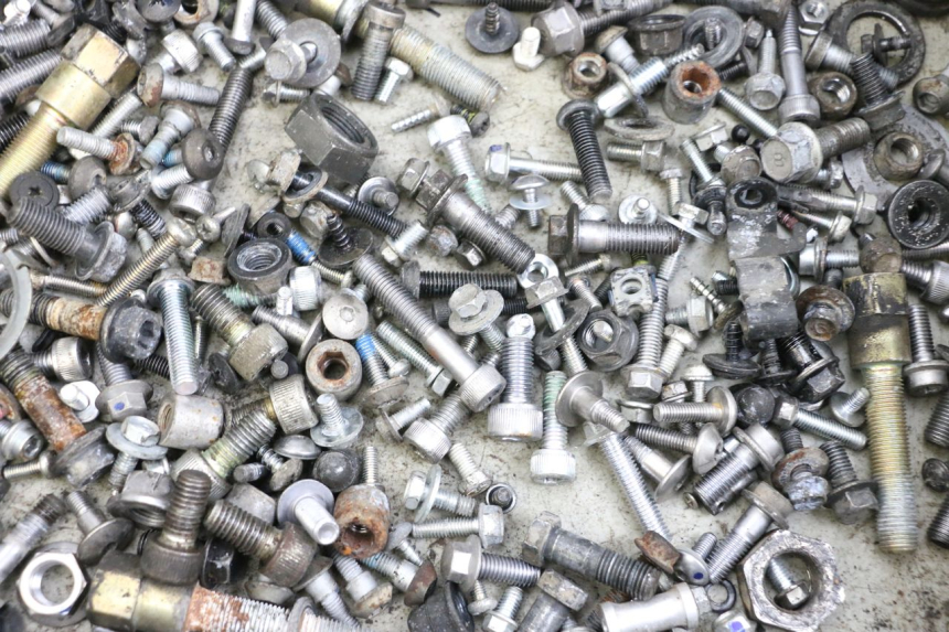 photo de SAC VISSERIE VIS YAMAHA FJR ABS 1300 (2006 - 2012) - Détail de la pièce