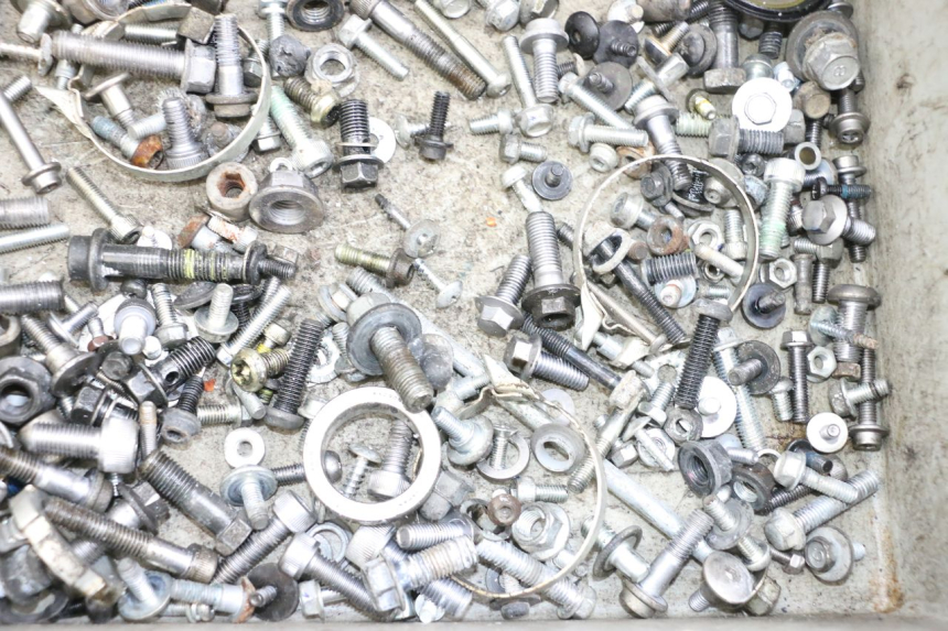 photo de SAC VISSERIE VIS YAMAHA FJR ABS 1300 (2006 - 2012) - Zoom état d’usage