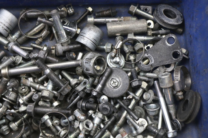 photo de SAC VISSERIE VIS HONDA FJS SILVER WING SILVERWING 400 (2005 - 2008) - Zoom état d’usage