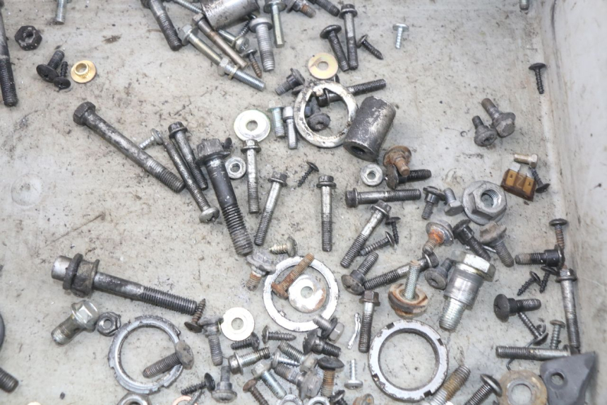 photo de SAC VISSERIE VIS PIAGGIO FLY 2T 50 (2004 - 2017) - Détail de la pièce