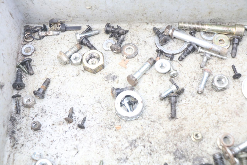 photo de SAC VISSERIE VIS PIAGGIO FLY 2T 50 (2004 - 2017) - Autre angle de vue