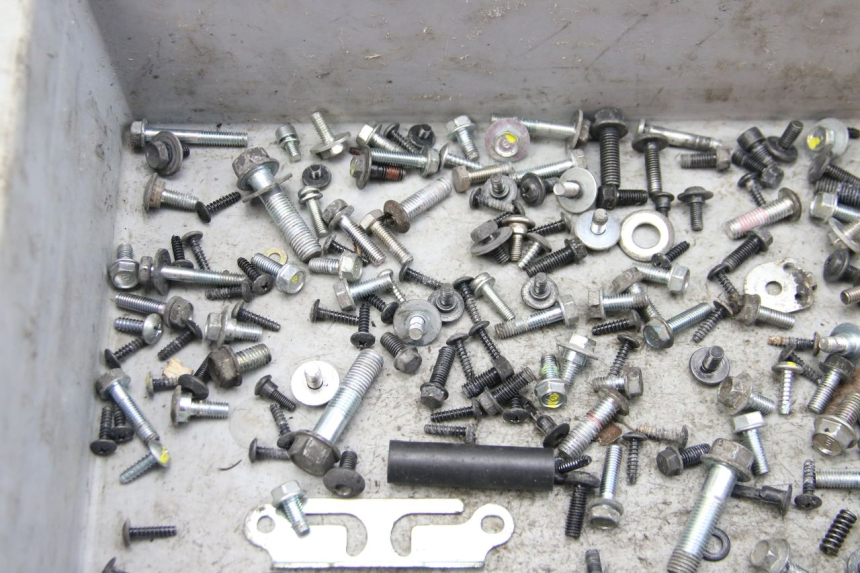 photo de SAC VISSERIE VIS HONDA FORZA 125 (2015 - 2016) - Autre angle de vue