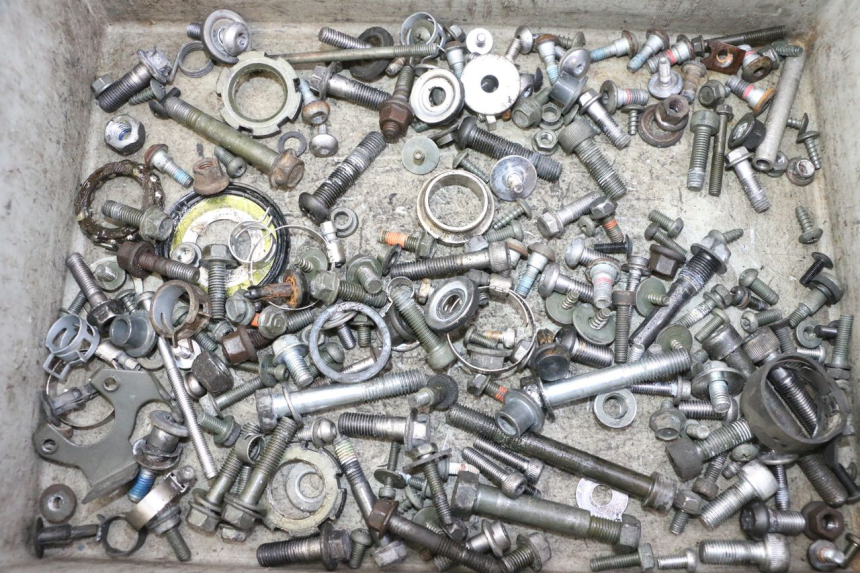 photo de SAC VISSERIE VIS YAMAHA FZ6 FAZER S2 600 (2007 - 2011) - Détail de la pièce