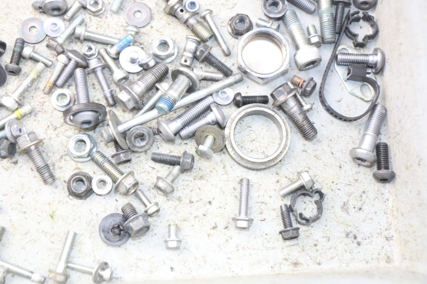 photo de SAC VISSERIE VIS YAMAHA FZ8 800 (2010 - 2016) - Zoom état d’usage