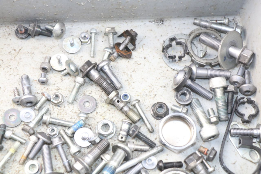 photo de SAC VISSERIE VIS YAMAHA FZ8 800 (2010 - 2016) - Autre angle de vue