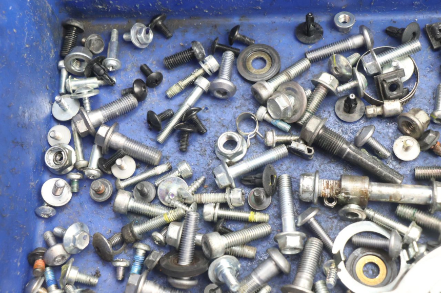 photo de SAC VISSERIE VIS YAMAHA FZ8 800 (2010 - 2016) - Détail de la pièce