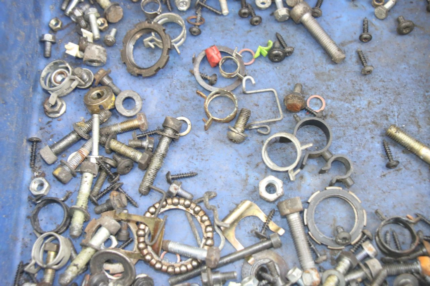 photo de SAC VISSERIE VIS PEUGEOT GEOPOLIS RS 125 (2007 - 2009) - Zoom état d’usage