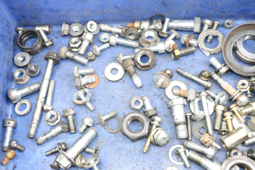 photo de SAC VISSERIE VIS HYOSUNG GF 125 (2001 - 2005) - Zoom état d’usage