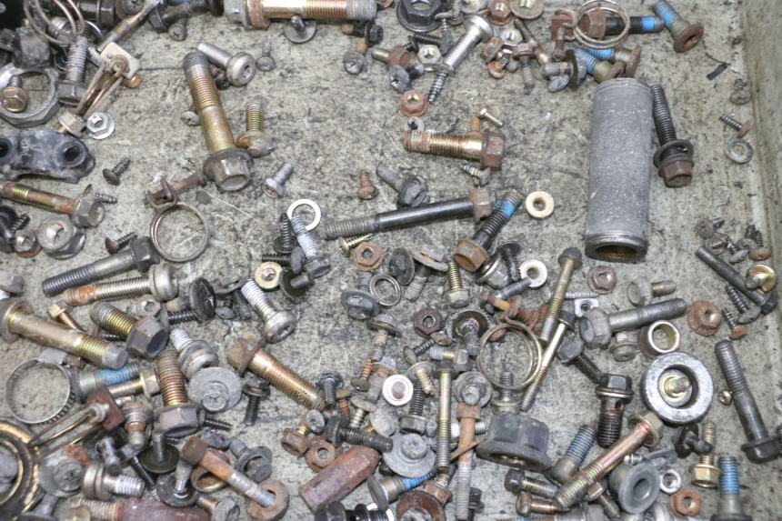 photo de SAC VISSERIE VIS KYMCO GRAND DINK 125 (2002 - 2007) - Détail de la pièce