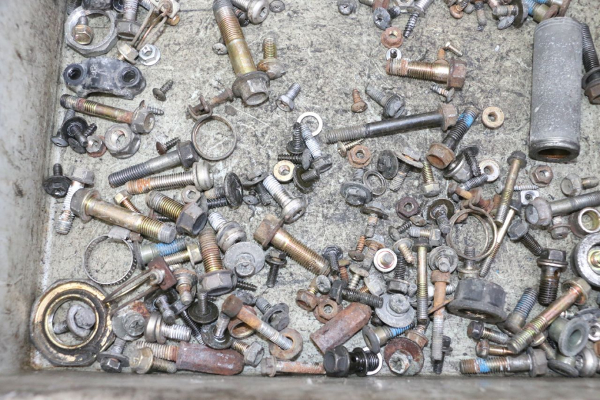 photo de SAC VISSERIE VIS KYMCO GRAND DINK 125 (2002 - 2007) - Autre angle de vue