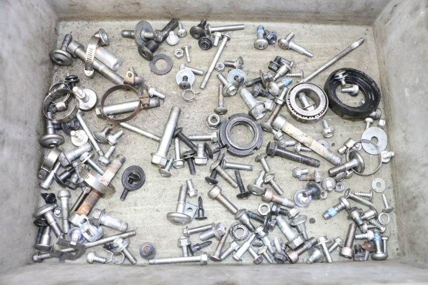 photo de SAC VISSERIE VIS SUZUKI GSR 750 (2011 - 2017) - Vue principale