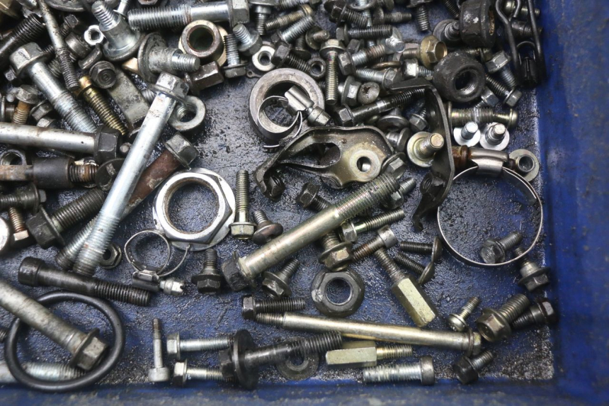 photo de SAC VISSERIE VIS HONDA CBR F 1000 (1993 - 1996) - Gros plan technique