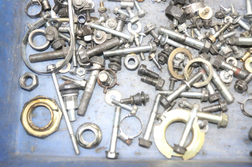 photo de SAC VISSERIE VIS HONDA NES AROBASE 125 (2000 - 2003) - Autre angle de vue