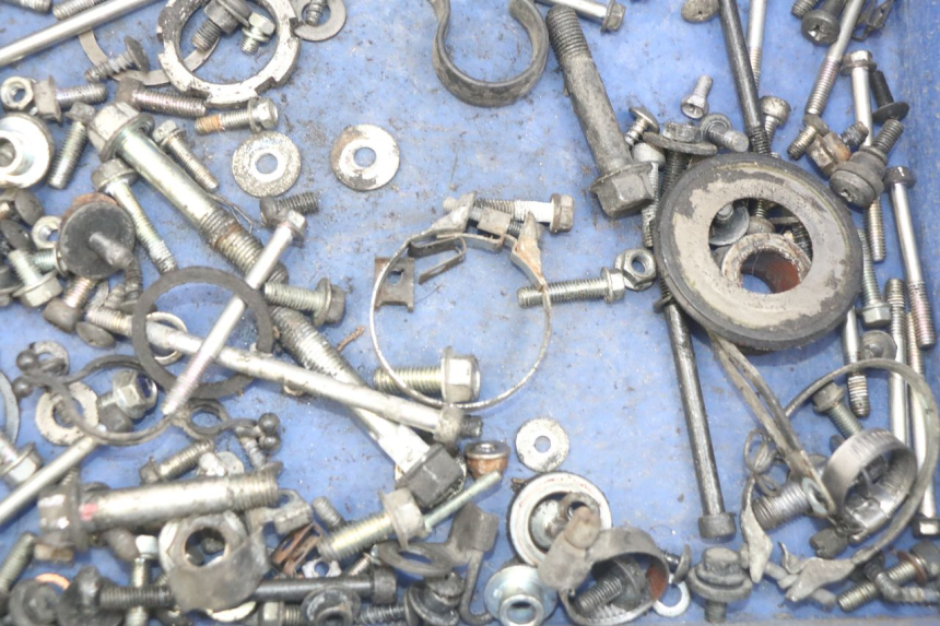 photo de SAC VISSERIE VIS YAMAHA HW XENTER 125 (2011 - 2017) - Zoom état d’usage