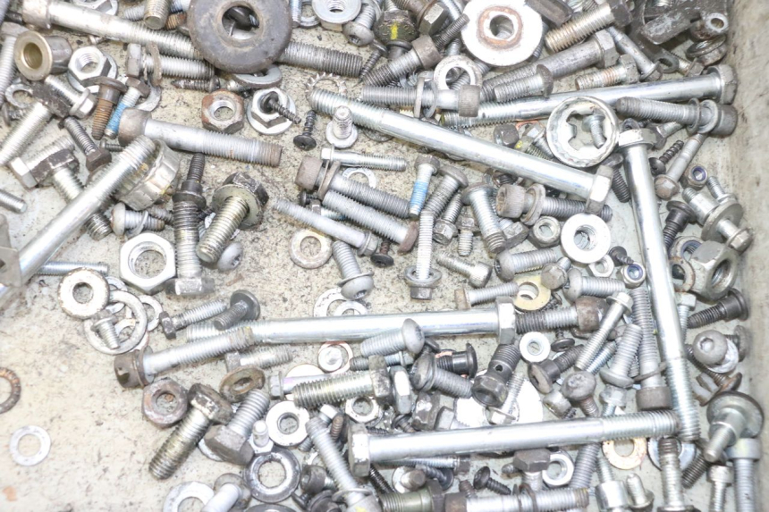 photo de SAC VISSERIE VIS PIAGGIO IE MP3 YOURBAN 300 (2011 - 2016) - Détail de la pièce