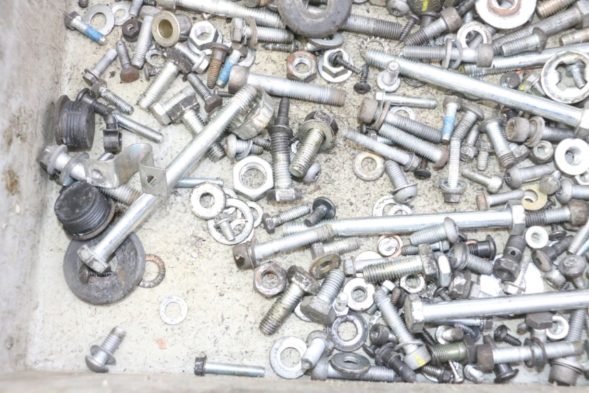 photo de SAC VISSERIE VIS PIAGGIO IE MP3 YOURBAN 300 (2011 - 2016) - Zoom état d’usage