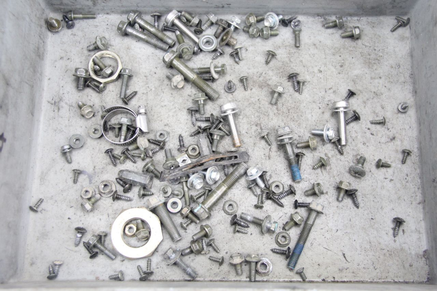 photo de SAC VISSERIE VIS SYM JET 4 4T 50 (2018 - 2021) - Gros plan technique