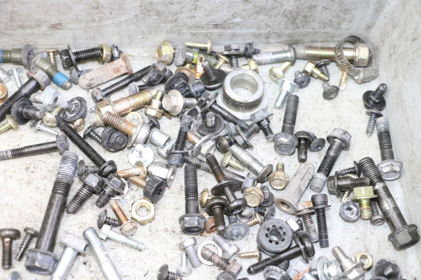 photo de SAC VISSERIE VIS SYM JOYMAX 125 (2010 - 2017) - Gros plan technique