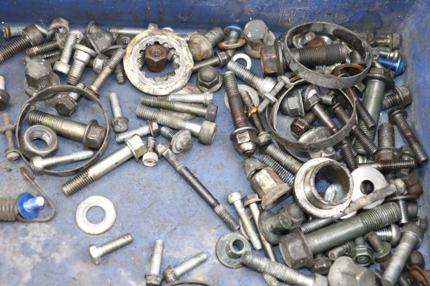 photo de SAC VISSERIE VIS KAWASAKI ZR7 ZR-7 S 750 (1999 - 2004) - Autre angle de vue