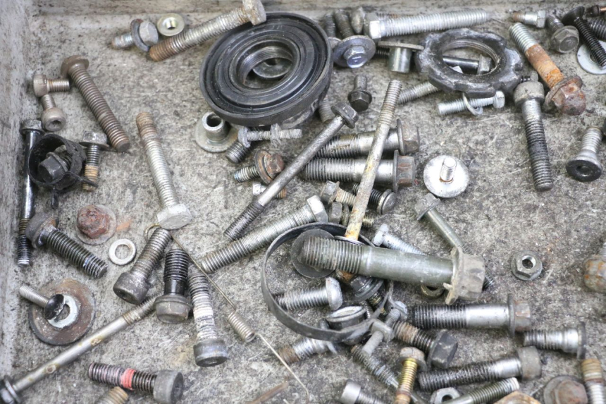 photo de SAC VISSERIE VIS KAWASAKI ZR7 ZR-7 S 750 (1999 - 2004) - Détail de la pièce