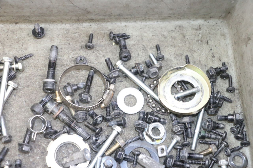 photo de SAC VISSERIE VIS PEUGEOT KISBEE 2T 50 (2018 - 2022) - Gros plan technique