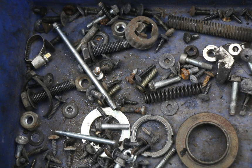 photo de SAC VISSERIE VIS RENAULT KOURANOS 125 (2001 - 2004) - Détail de la pièce