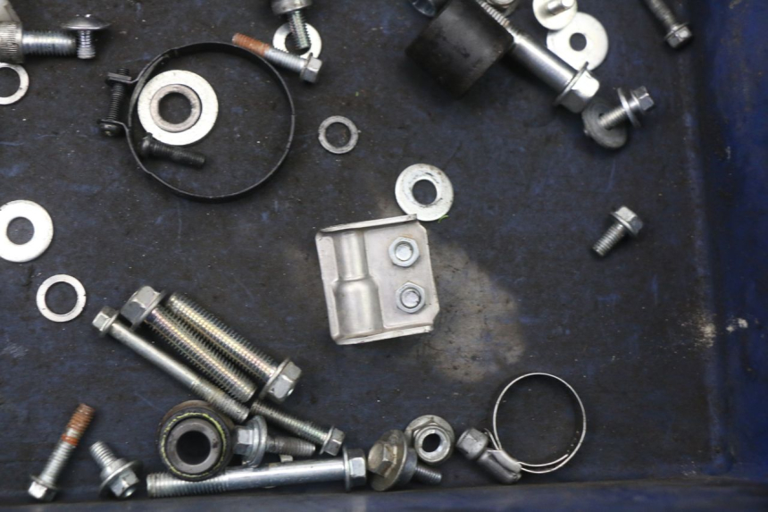 photo de SAC VISSERIE VIS KAWASAKI KX L 85 (2022 - 2024) - Gros plan technique