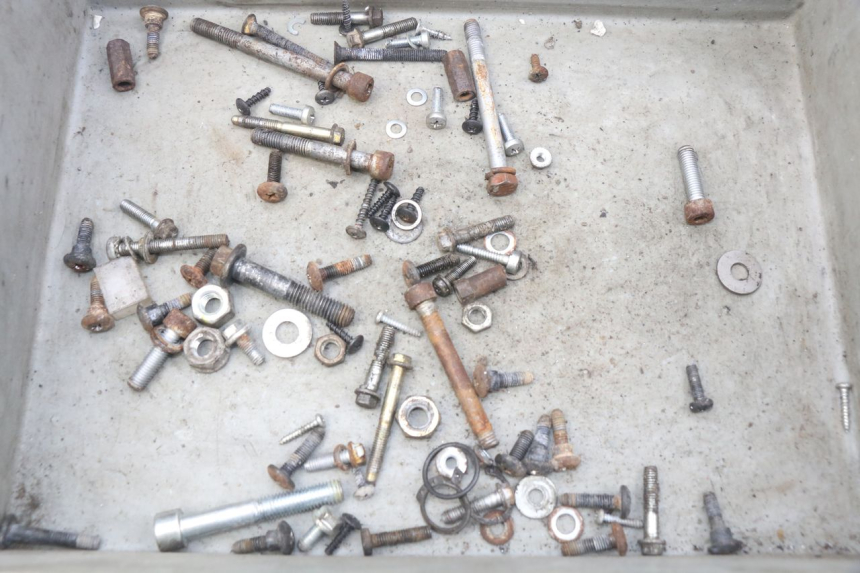 photo de SAC VISSERIE VIS PIAGGIO LIBERTY 4T 50 (2004 - 2008) - Détail de la pièce