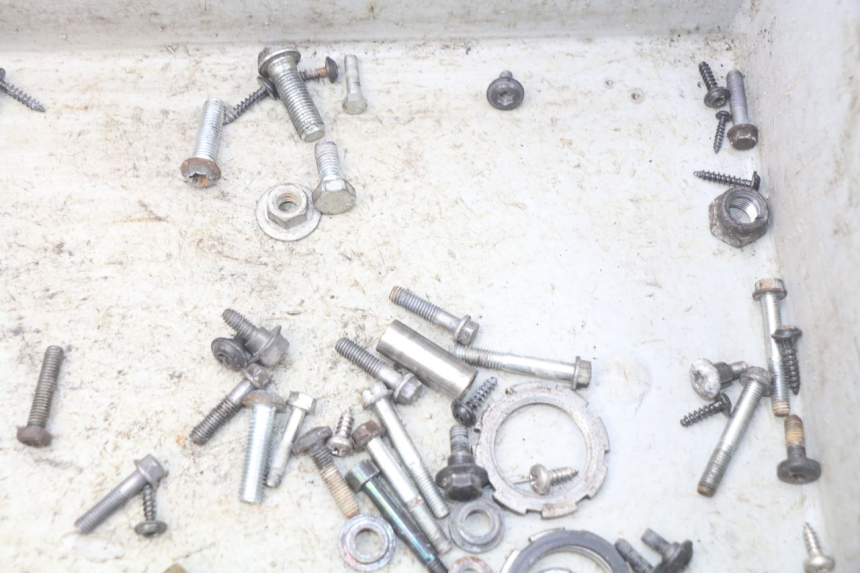 photo de SAC VISSERIE VIS PEUGEOT LUDIX BLASTER 50 (2006 - 2014) - Autre angle de vue