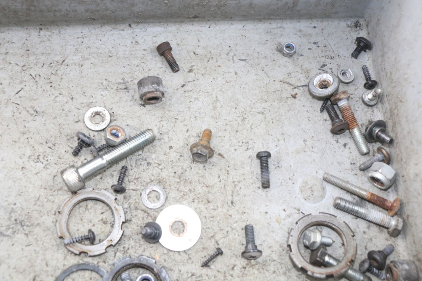 photo de SAC VISSERIE VIS PEUGEOT LUDIX 50 (2008 - 2017) - Zoom état d’usage