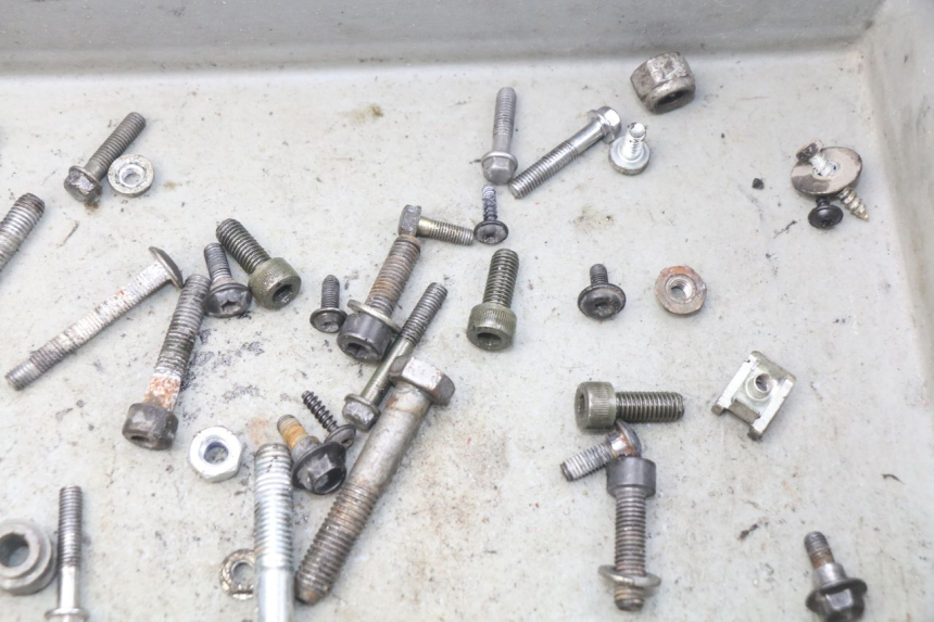 photo de SAC VISSERIE VIS PEUGEOT LUDIX 50 (2008 - 2017) - Zoom état d’usage