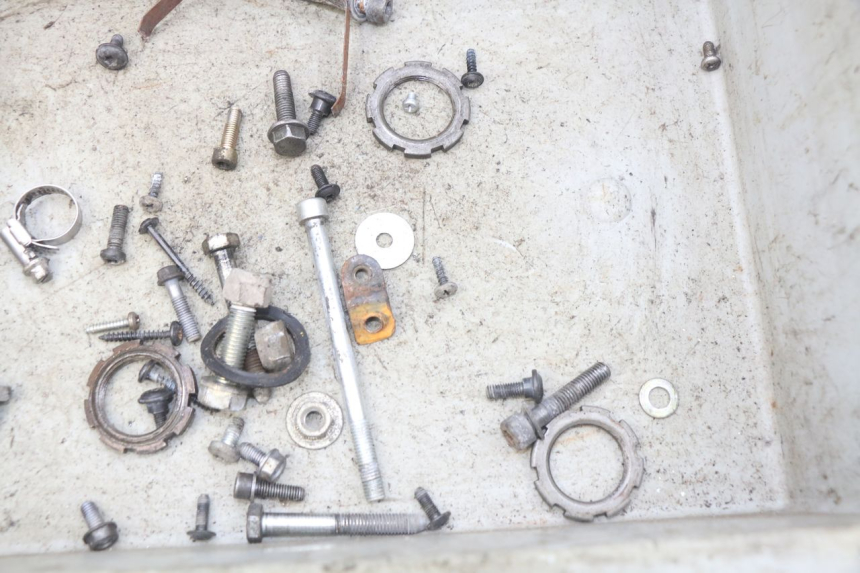 photo de SAC VISSERIE VIS PEUGEOT LUDIX 50 (2008 - 2017) - Détail de la pièce