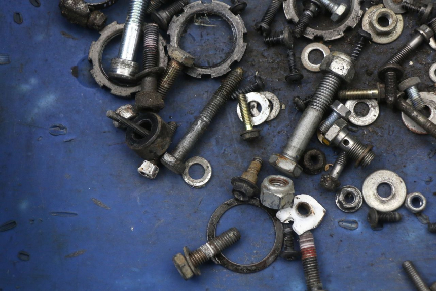 photo de SAC VISSERIE VIS PEUGEOT LUDIX 50 (2005 - 2007) - Autre angle de vue