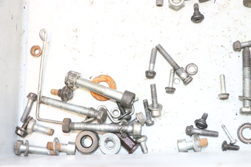 photo de SAC VISSERIE VIS PEUGEOT LUDIX SNAKE 2T 50 (2004 - 2014) - Gros plan technique