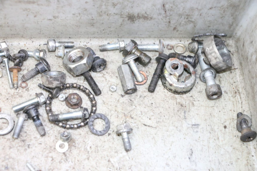 photo de SAC VISSERIE VIS PIAGGIO LXV 4T 50 (2009 - 2013) - Gros plan technique