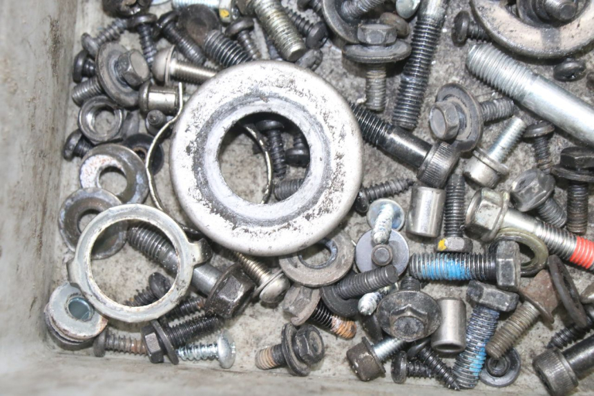 photo de SAC VISSERIE VIS MBK OVETTO ONE 2T 50 (2013 - 2017) - Autre angle de vue