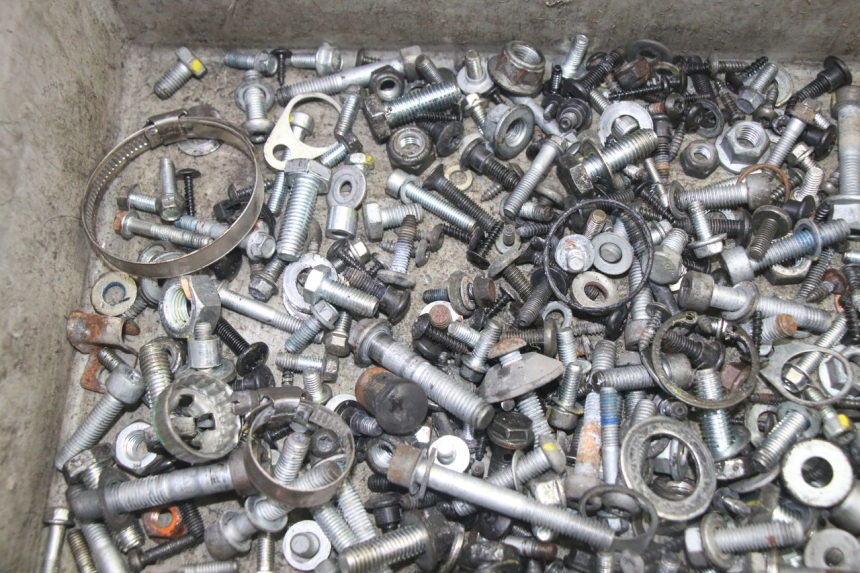 photo de SAC VISSERIE VIS PIAGGIO MP3 HPE 350 (2018 - 2020) - Détail de la pièce