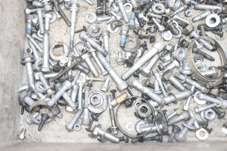 photo de SAC VISSERIE VIS PIAGGIO MP3 HPE 300 (2019 - 2026) - Autre angle de vue