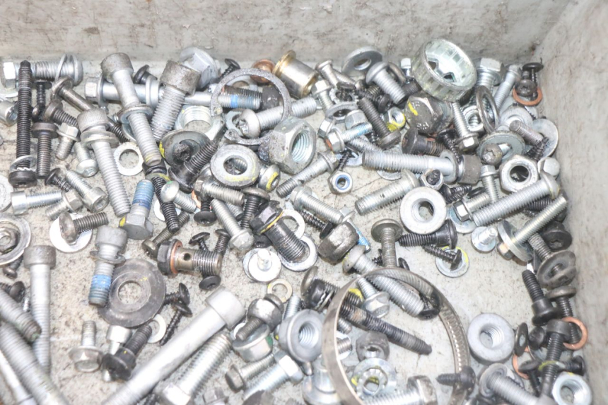 photo de SAC VISSERIE VIS PIAGGIO MP3 HPE 300 (2019 - 2026) - Vue d’ensemble