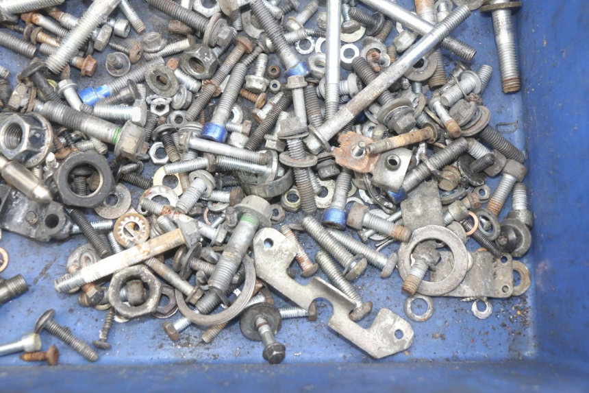 photo de SAC VISSERIE VIS PIAGGIO MP3 LT 400 (2007 - 2012) - Zoom état d’usage