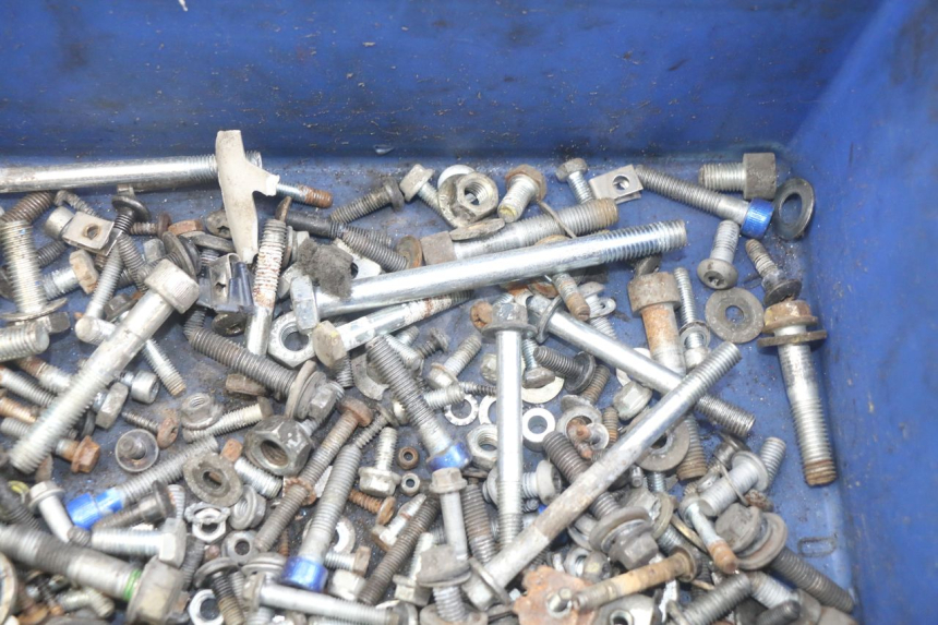 photo de SAC VISSERIE VIS PIAGGIO MP3 LT 400 (2007 - 2012) - Autre angle de vue