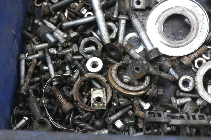 photo de SAC VISSERIE VIS PIAGGIO MP3 LT 400 (2007 - 2012) - Détail de la pièce