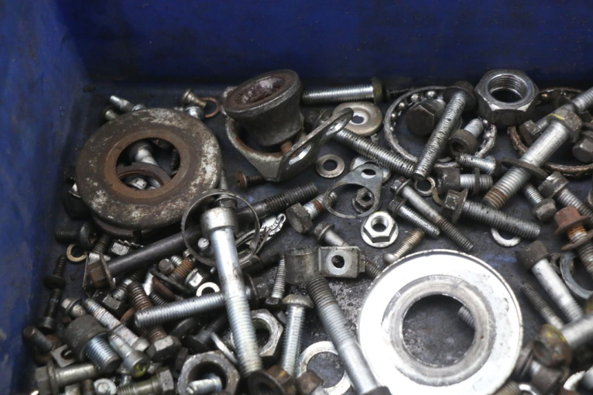 photo de SAC VISSERIE VIS PIAGGIO MP3 LT 400 (2007 - 2012) - Autre angle de vue