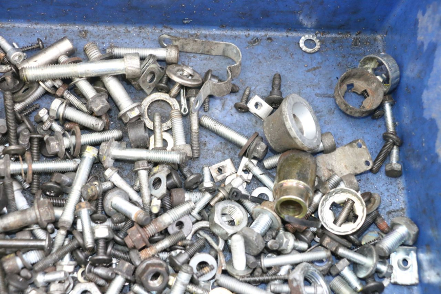 photo de SAC VISSERIE VIS PIAGGIO MP3 LT 400 (2007 - 2012) - Autre angle de vue