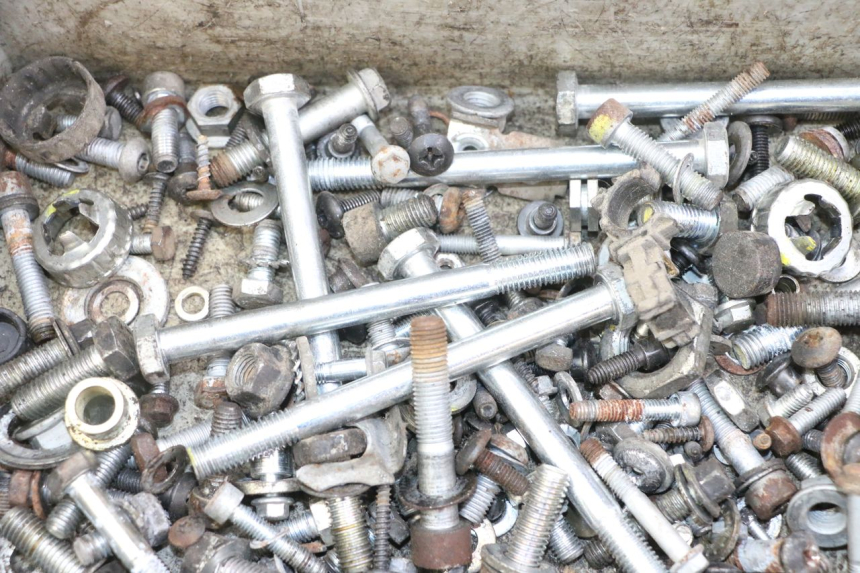 photo de SAC VISSERIE VIS PIAGGIO MP3 LT 400 (2007 - 2012) - Zoom état d’usage