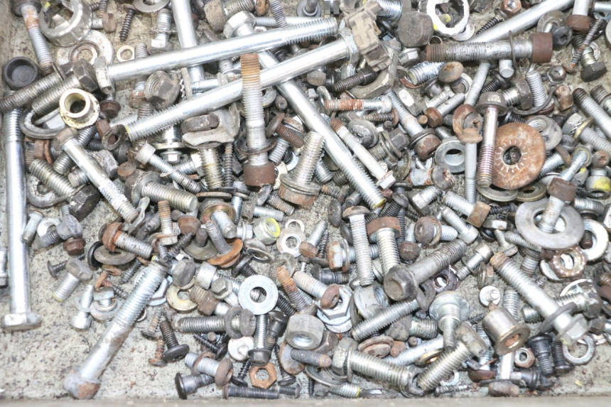 photo de SAC VISSERIE VIS PIAGGIO MP3 LT 400 (2007 - 2012) - Autre angle de vue