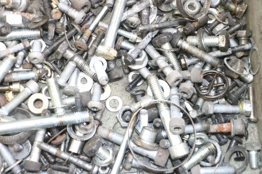 photo de SAC VISSERIE VIS PIAGGIO MP3 LT 300 (2010 - 2016) - Autre angle de vue