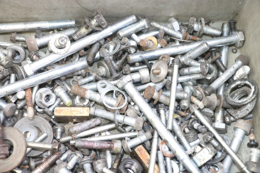 photo de SAC VISSERIE VIS PIAGGIO MP3 LT 400 (2007 - 2012) - Autre angle de vue