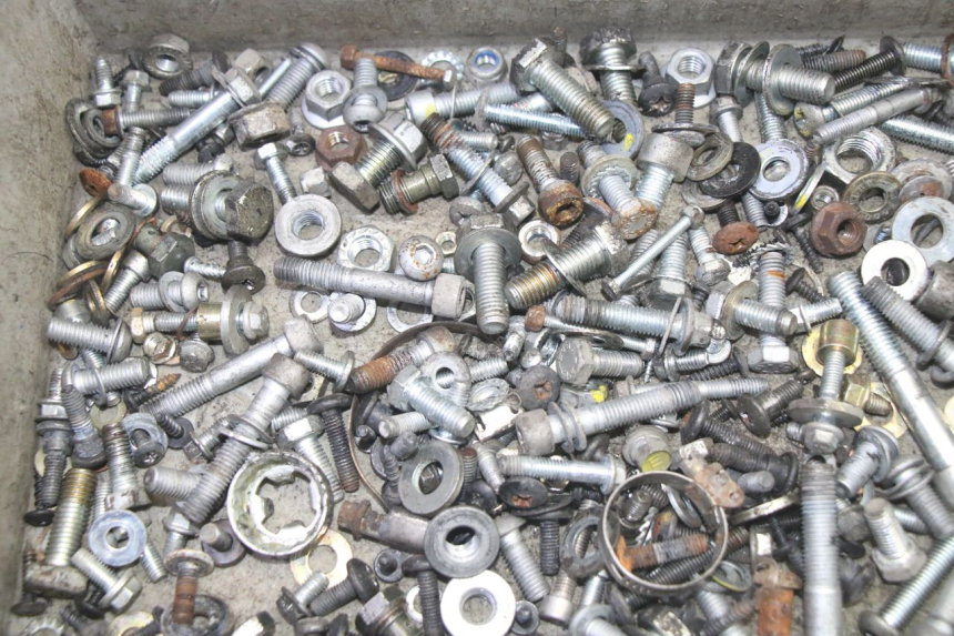 photo de SAC VISSERIE VIS PIAGGIO MP3 LT 400 (2007 - 2012) - Détail de la pièce