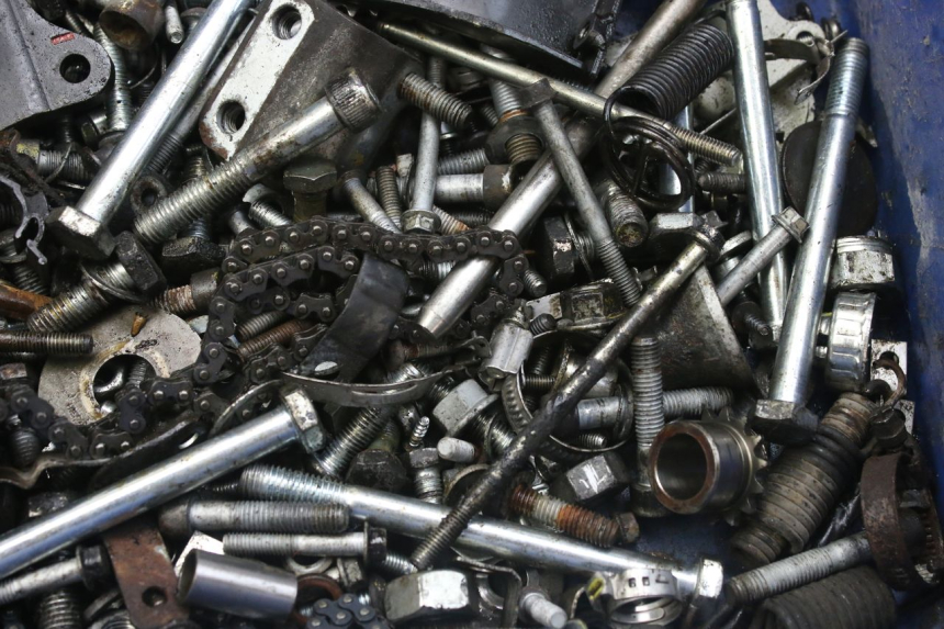 photo de SAC VISSERIE VIS PIAGGIO MP3 RL 250 (2006 - 2010) - Zoom état d’usage